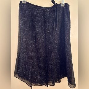 Black all occasions silk and lined skirt with gray patterns
